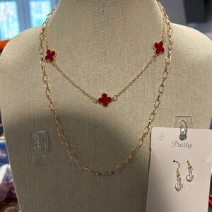 Pretty Gold and Red Clover Necklace Set
